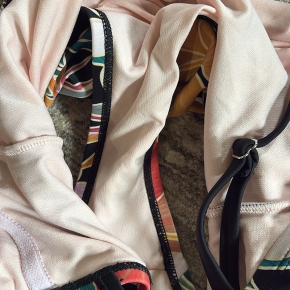 Hurley Black and tropical floral One Piece Swimsuit - open back - medium - Picture 5 of 7